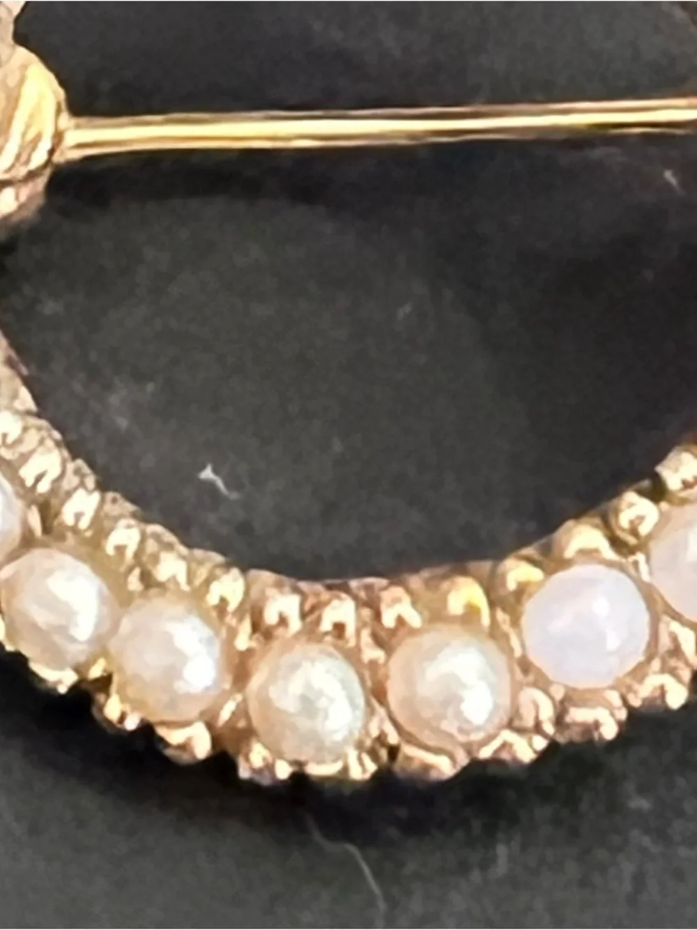 Gold Pearl Circle Brooch Classic Women's Jewelry